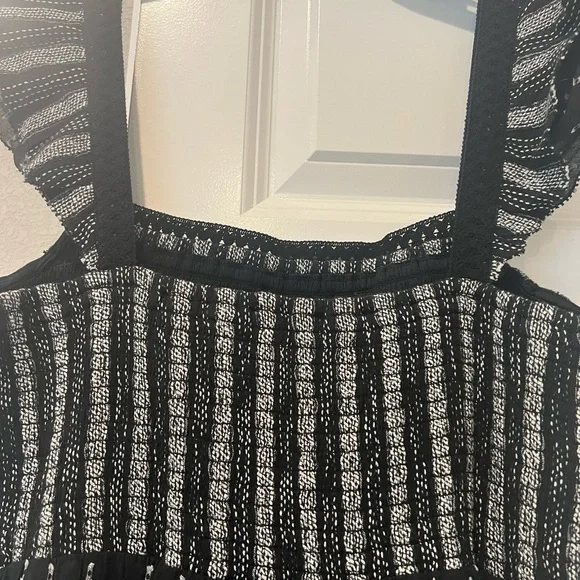 New with Tags Vineyard Vines Black and White Jacquard Smocked Midi Dress - Picture 6 of 7